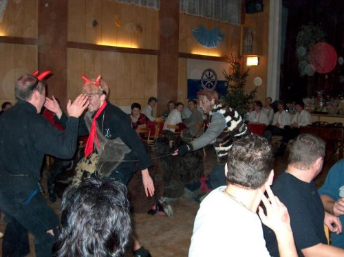 Mikuláš a mikulášská beseda u cimbálu - 6.12.2003