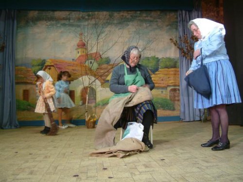 Přehlídka krojů, zvyků a tradic v Podolí - 6.3.2004