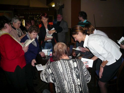 Beseda s autogramiádou - Slovník nářečí Mikroregionu Dolní Poolšaví - 11.11.2011