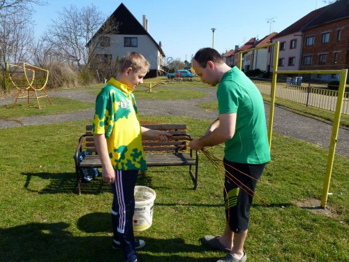 Pletení velikonočních pomlázek - 25.3.2012