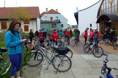 Na kole vinohrady - zastávka v Podolí - 21.4.2012