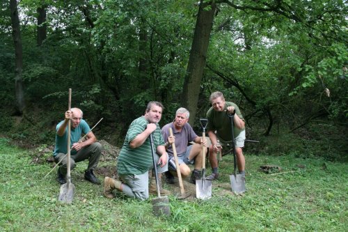 Stavba kaple sv. Huberta - Myslivecké sdružení Boří Míkovice - Podolí - 18.9.2012