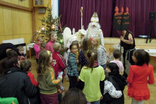 Mikulášské zpívání u stromečku - 7.12.2012