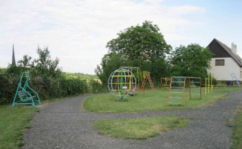 Stavba hřiště na Záhumní - 10.4.2013