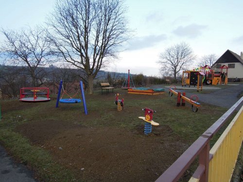 Stavba hřiště na Záhumní - 10.4.2013