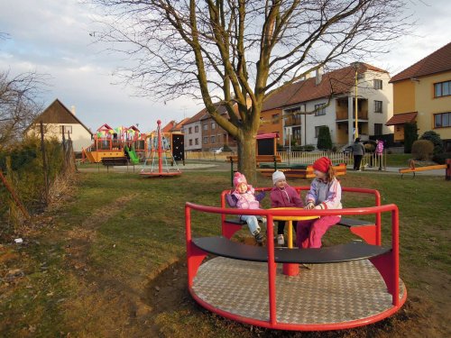 Nové hřiště na Záhumní - 11.4.2013