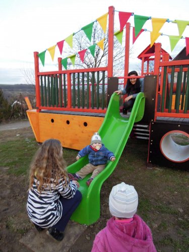 Nové hřiště na Záhumní - 11.4.2013