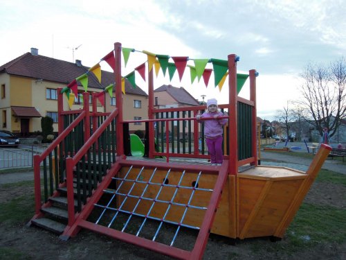 Nové hřiště na Záhumní - 11.4.2013