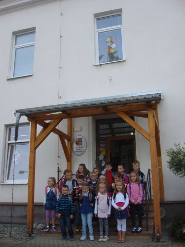 První školní den prváčků ve škole v Popovicích - 7.9.2013