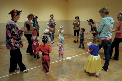 Karnevalové hravé cvičení pro děti a rodiče - 11.2.2014