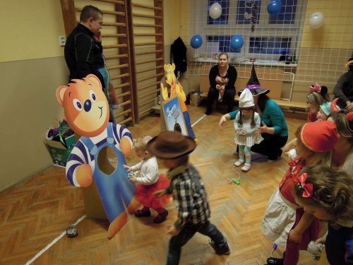 Karnevalové hravé cvičení pro děti a rodiče - 11.2.2014