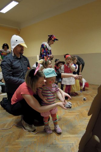 Karnevalové hravé cvičení pro děti a rodiče - 11.2.2014
