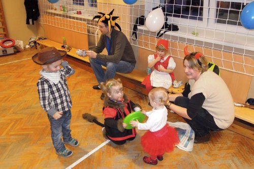 Karnevalové hravé cvičení pro děti a rodiče - 11.2.2014