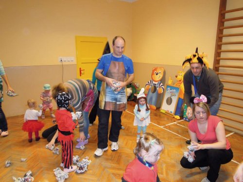 Karnevalové hravé cvičení pro děti a rodiče - 11.2.2014