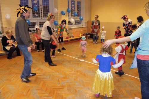 Karnevalové hravé cvičení pro děti a rodiče - 11.2.2014