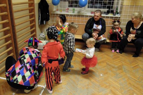 Karnevalové hravé cvičení pro děti a rodiče - 11.2.2014