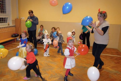 Karnevalové hravé cvičení pro děti a rodiče - 11.2.2014
