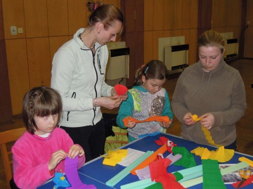 Přípravy na Královničky aneb Nosení létečka v Podolí - 27.3.2014