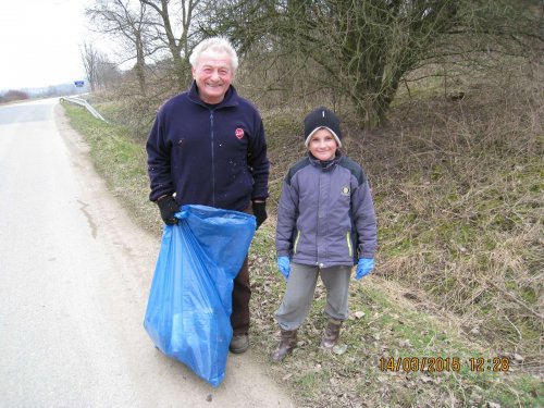 Úklid obce a přilehlého okolí - 14.3.2015