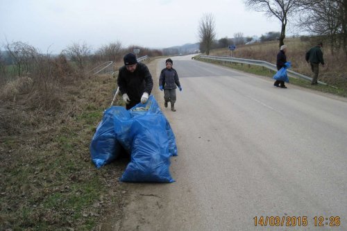 Úklid obce a přilehlého okolí - 14.3.2015