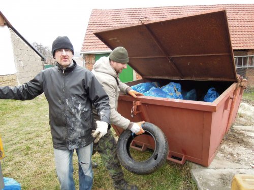 Úklid obce a přilehlého okolí - 14.3.2015
