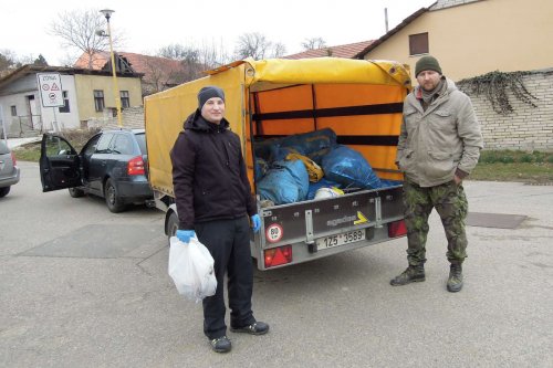 Úklid obce a přilehlého okolí - 14.3.2015