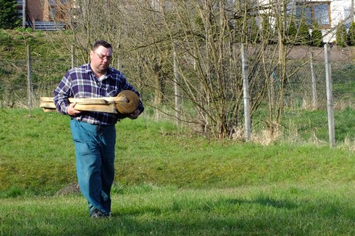 Jarní údržba školní zahrady - 11.4.2015