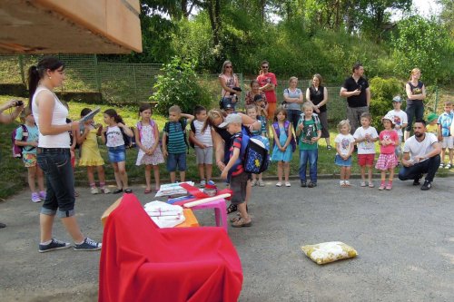 Zahradní slavnost v MŠ a pasování přešdškoláků na školáky - 9.6.2015