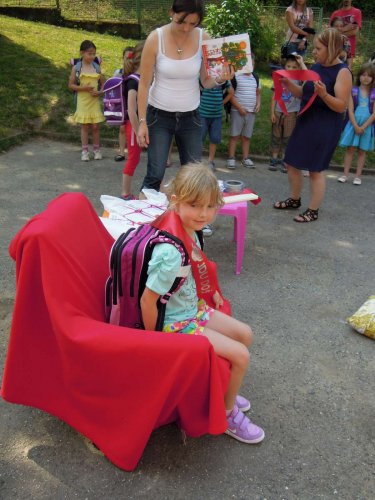Zahradní slavnost v MŠ a pasování přešdškoláků na školáky - 9.6.2015
