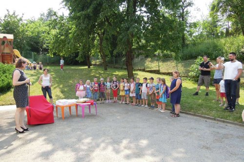 Zahradní slavnost v MŠ a pasování přešdškoláků na školáky - 9.6.2015
