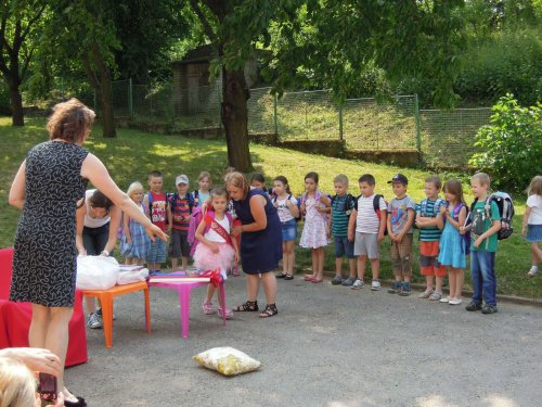 Zahradní slavnost v MŠ a pasování přešdškoláků na školáky - 9.6.2015