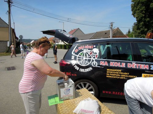 Charitativní peloton Na kole dětem Josefa Zimovčáka - 11.6.2015