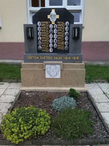 Opravený pomník obětem 1SV - 25.8.2015