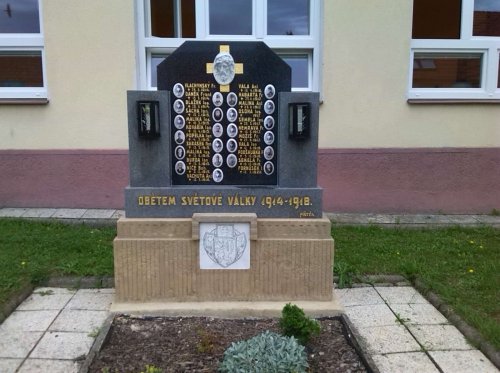 Opravený pomník obětem 1SV - 25.8.2015