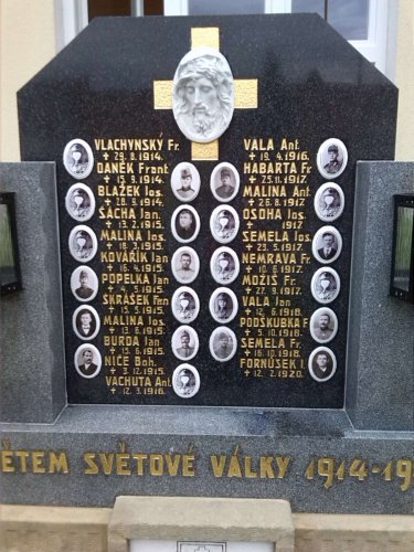 Opravený pomník obětem 1SV - 25.8.2015