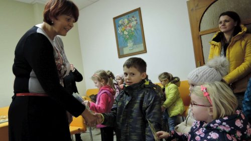 Družba ZŠ a MŠ Častkovce - přivítání MŠ na obecním úřadě v Podolí - 20.11.2015