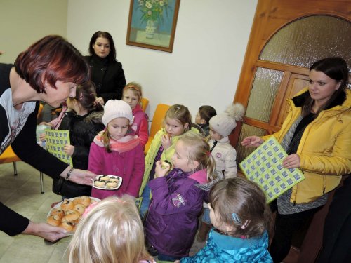 Družba ZŠ a MŠ Častkovce - přivítání MŠ na obecním úřadě v Podolí - 20.11.2015