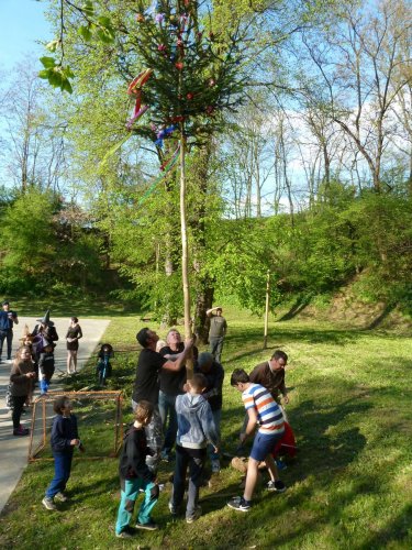 Pálení čarodějnic a stavění máje - 30.4.2016