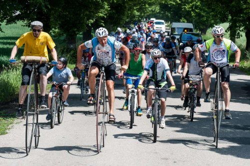 Charitativní cyklotour Josefa Zimovčáka Na kole dětem - 4.6.2016