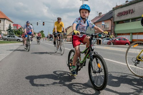 Charitativní cyklotour Josefa Zimovčáka Na kole dětem - 4.6.2016