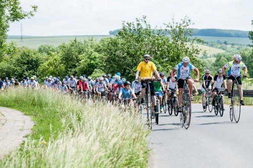 Charitativní cyklotour Josefa Zimovčáka Na kole dětem - 4.6.2016