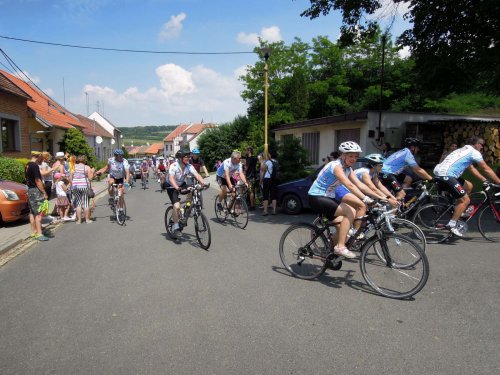 Charitativní cyklotour Josefa Zimovčáka Na kole dětem - 4.6.2016