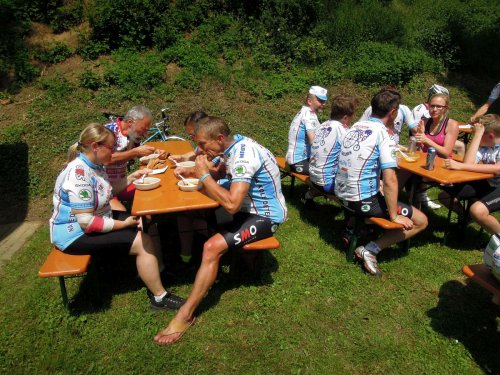 Charitativní cyklotour Josefa Zimovčáka Na kole dětem - 4.6.2016