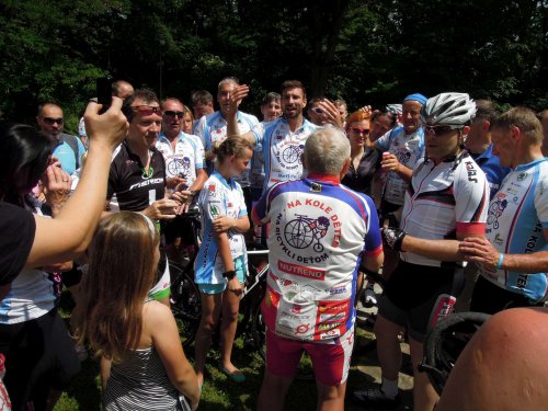 Charitativní cyklotour Josefa Zimovčáka Na kole dětem - 4.6.2016