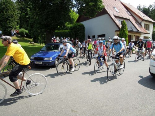 Charitativní cyklotour Josefa Zimovčáka Na kole dětem - 4.6.2016