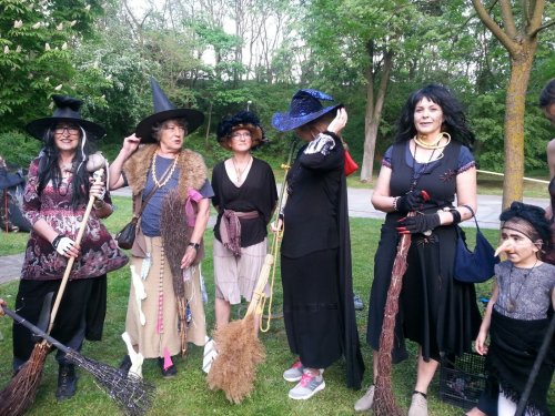 Stavjání mája a pálení čarodějnic - 30.4.2018