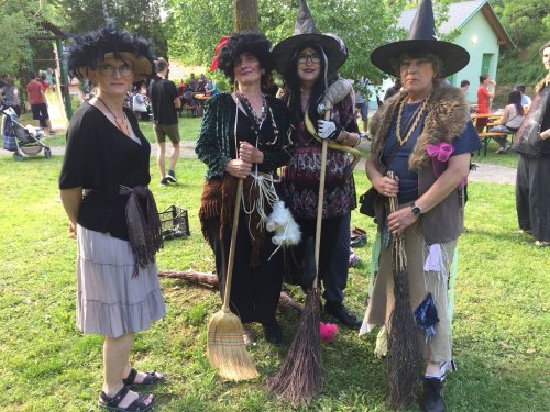 Stavjání mája a pálení čarodějnic - 30.4.2018