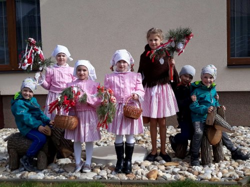 Královničky přinesly do Podolí jaro - 7.4.2019