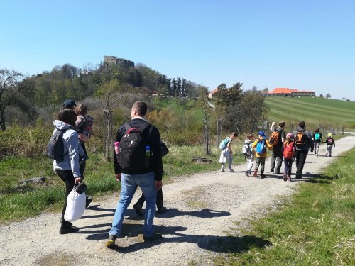 Sokolská vycházka dětí kolem Buchlova - 19.4.2019