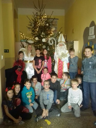 Návštěva Mikuláše s družinou v ZŠ Podolí - 5.12.2019